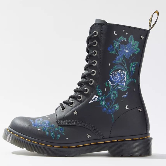 Dr. Martens Shoes - Dr Marten 1490 Mystic Garden Boot started floral lace up shoes rare new in box